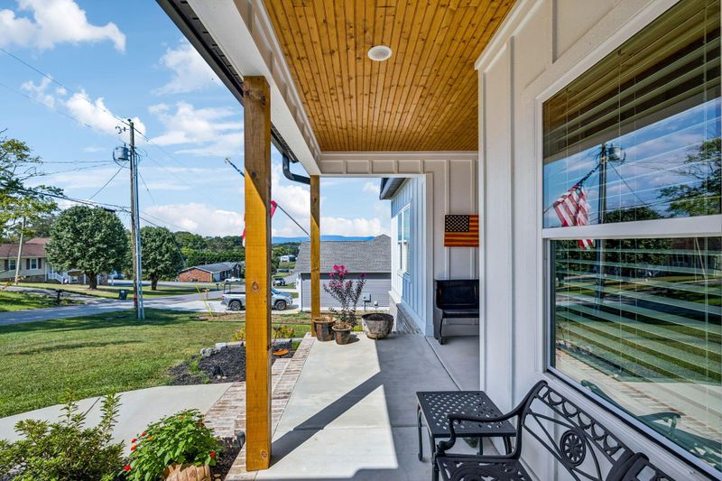 75 Battleview Dr, Ringgold, GA 30736