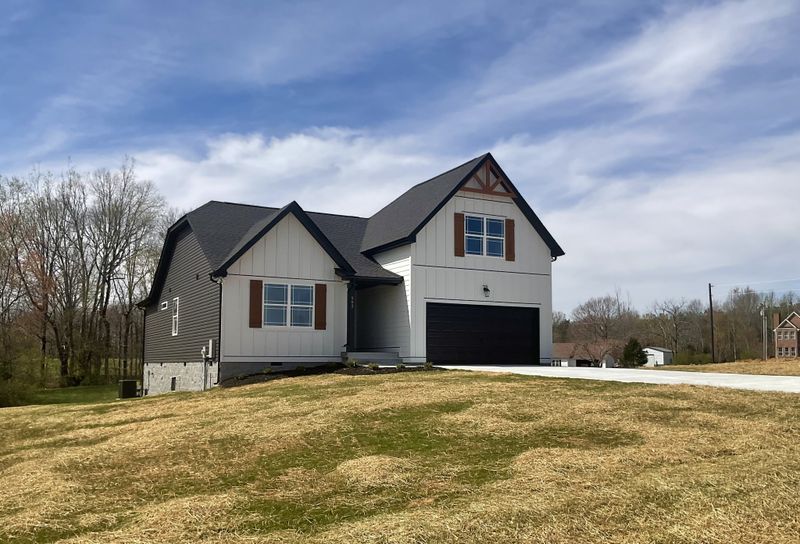 502 Mandalorian Way, Dickson, TN 37055