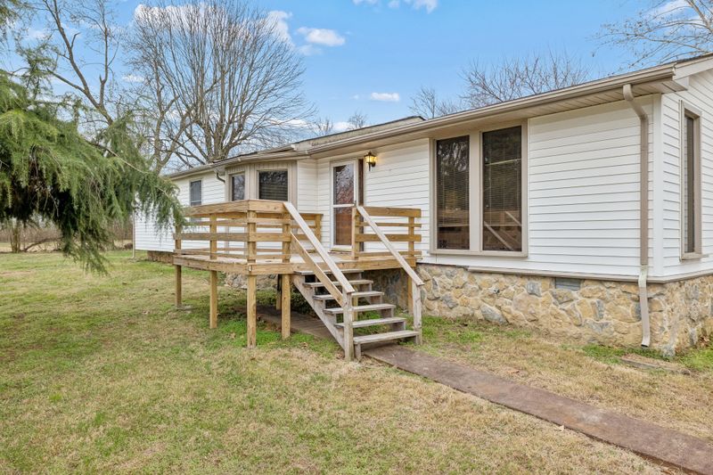 904 Coles Ferry Rd, Gallatin, TN 37066