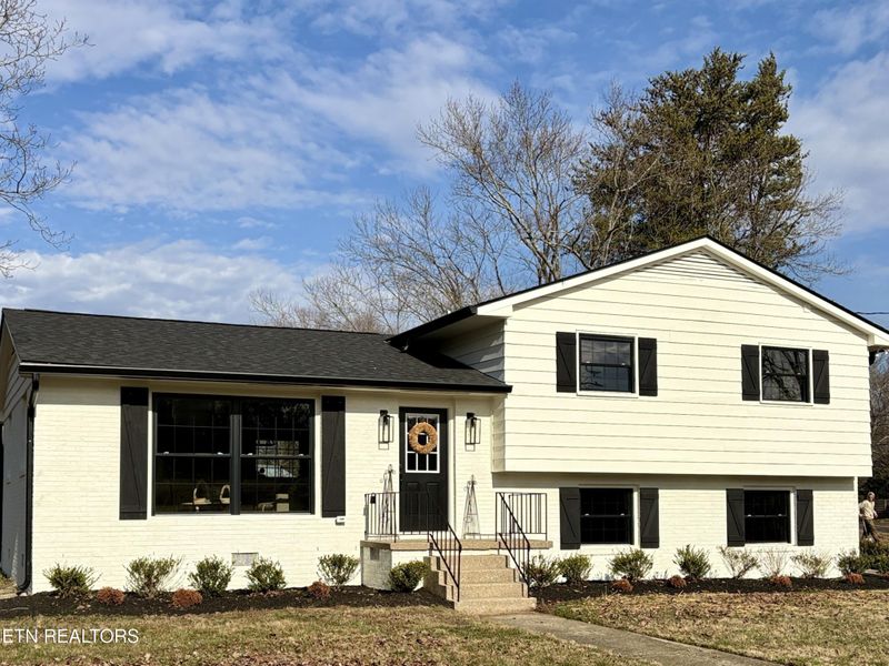 7415 Nw Bennington Dr, Knoxville, TN 37909