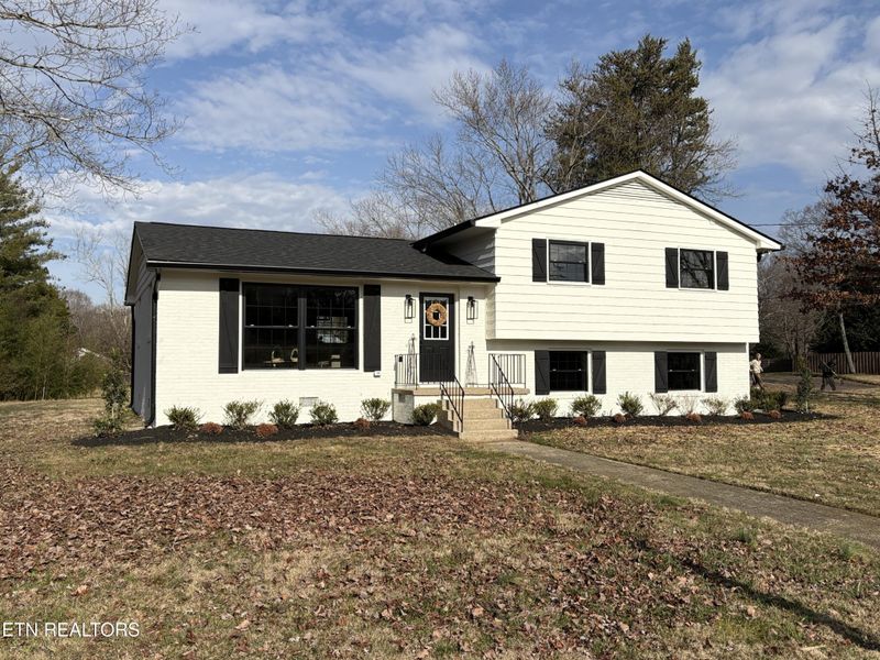 7415 Nw Bennington Dr, Knoxville, TN 37909