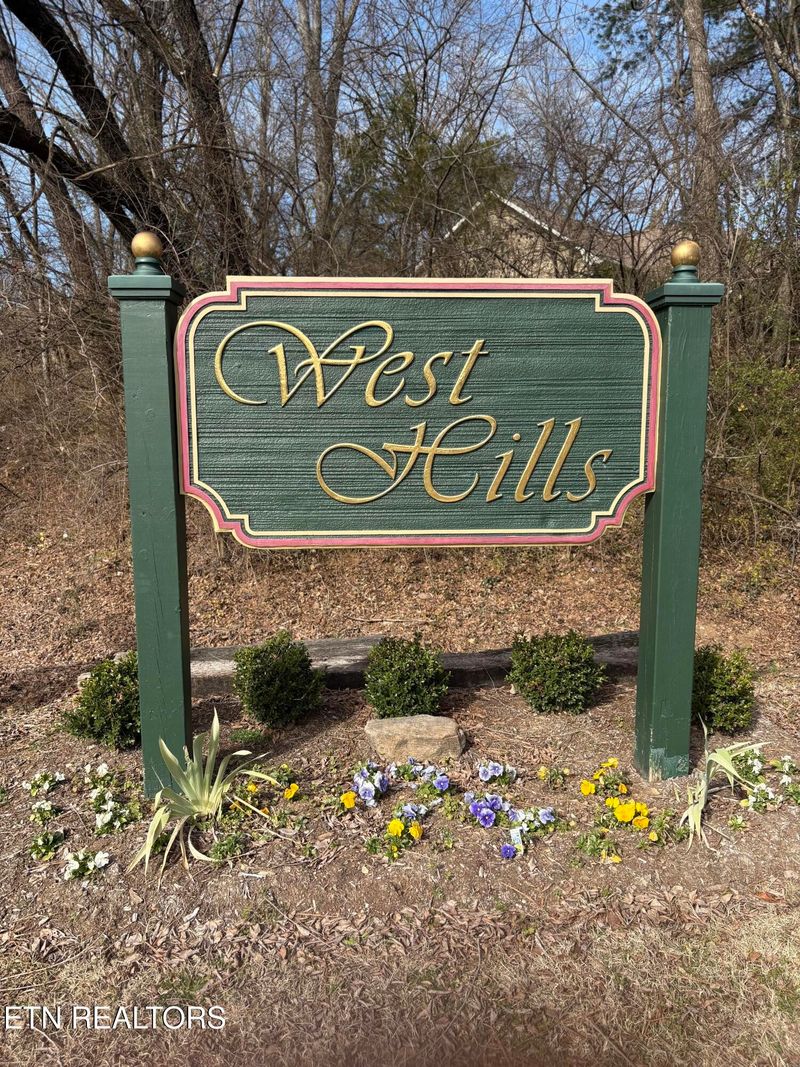 7415 Nw Bennington Dr, Knoxville, TN 37909