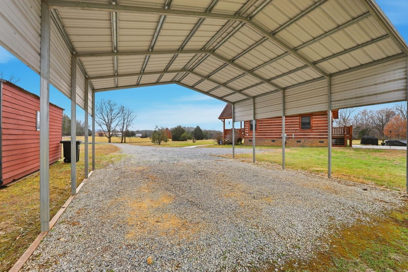 313 Lowry Ln, Chickamauga, GA 30707