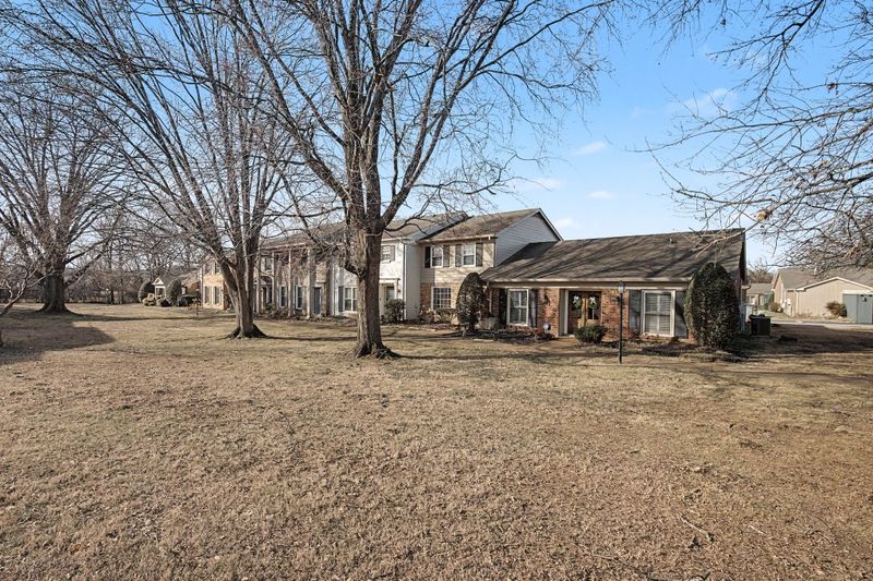 215 Plantation Ct, Nashville, TN 37221