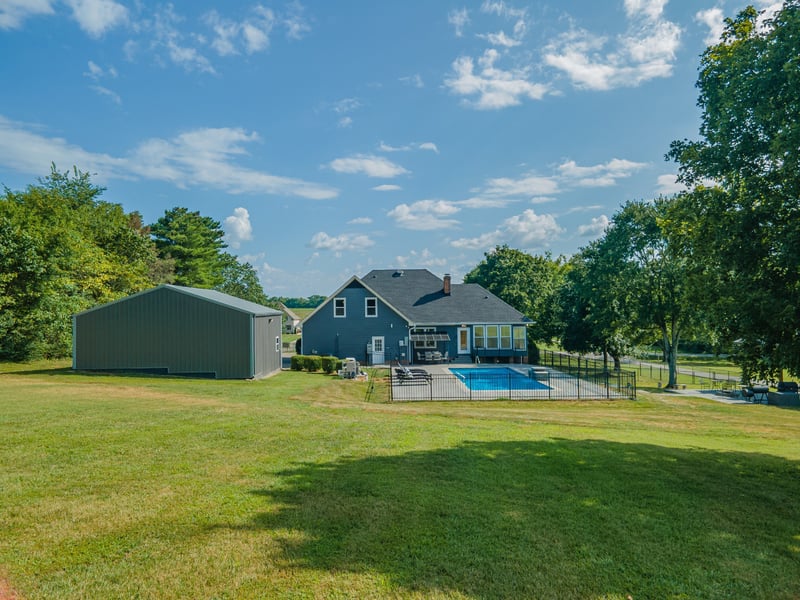 1056 S Cross Bridges Rd, Mount Pleasant, TN 38474