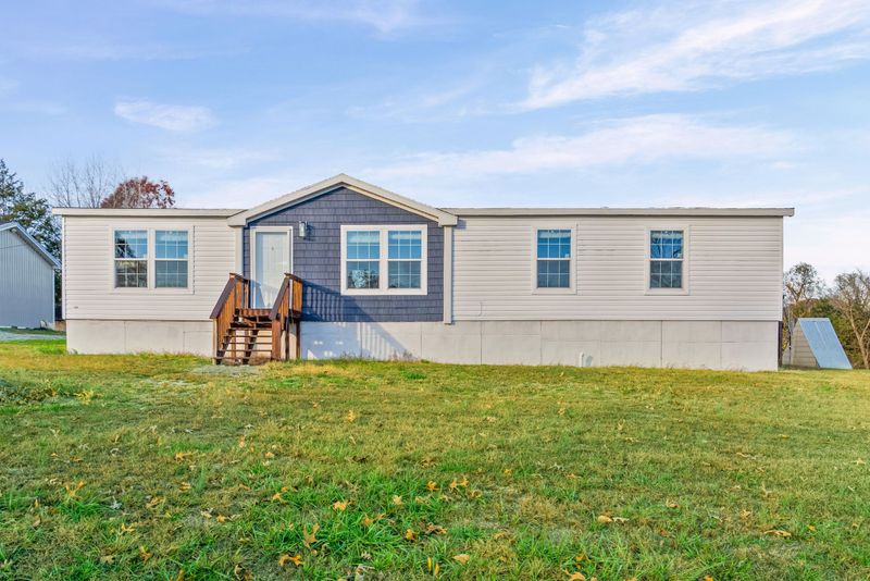 111 Antioch Rd, Charlotte, TN 37036
