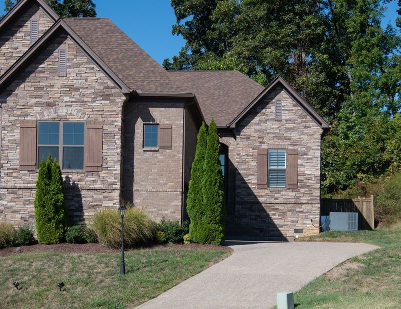 156 Cobbler Cir, Hendersonville, TN 37075