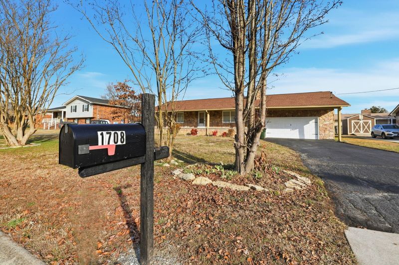 1708 Cannon Dr, Fort Oglethorpe, GA 30742