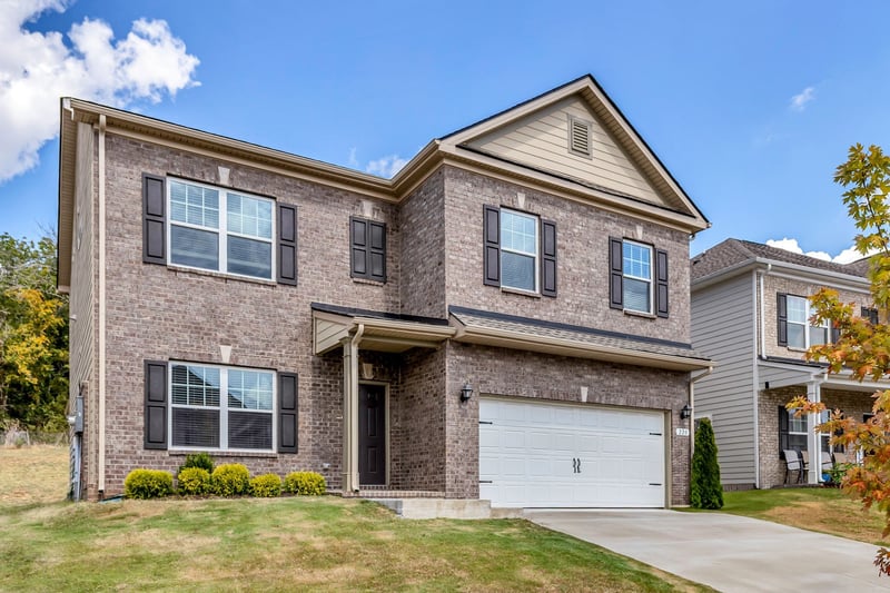220 Lightwood Dr, Antioch, TN 37013