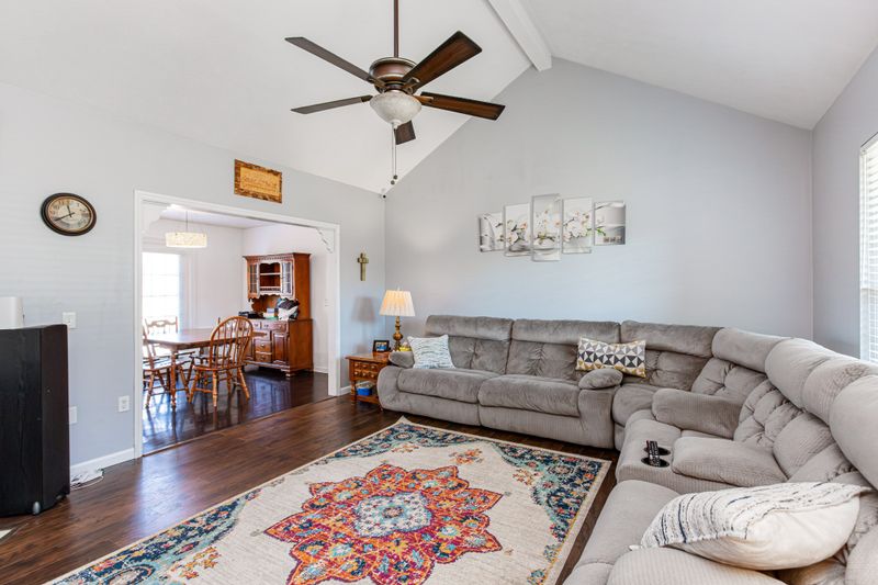 3018 West Dr, Greenbrier, TN 37073