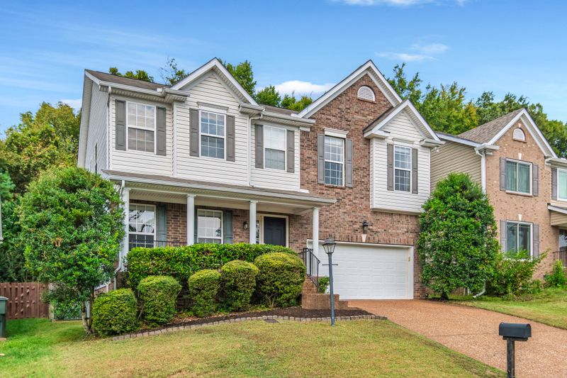 7512 Henderson Dr, Nashville, TN 37221