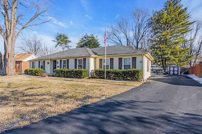 1611 Magnolia Dr, Murfreesboro, TN 37128