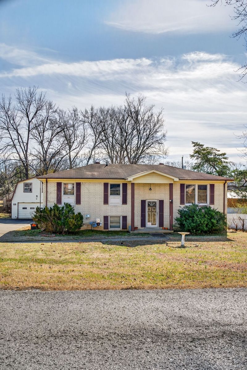 213 Joslin Ave, Gallatin, TN 37066