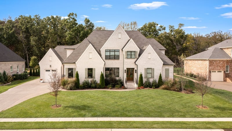 1047 Sinatra Dr, Nolensville, TN 37135