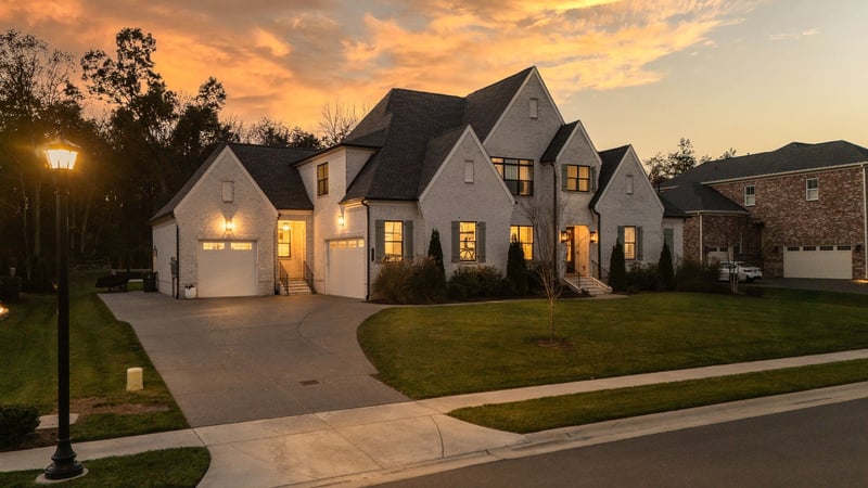 1047 Sinatra Dr, Nolensville, TN 37135
