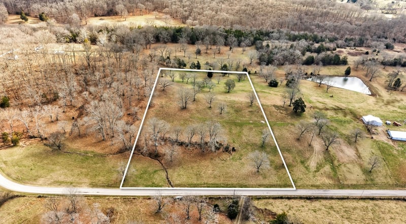 8 Collier Ln, Gallatin, TN 37066