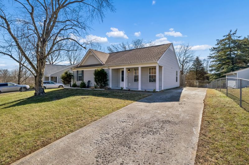 3221 Dockside Dr, Hermitage, TN 37076