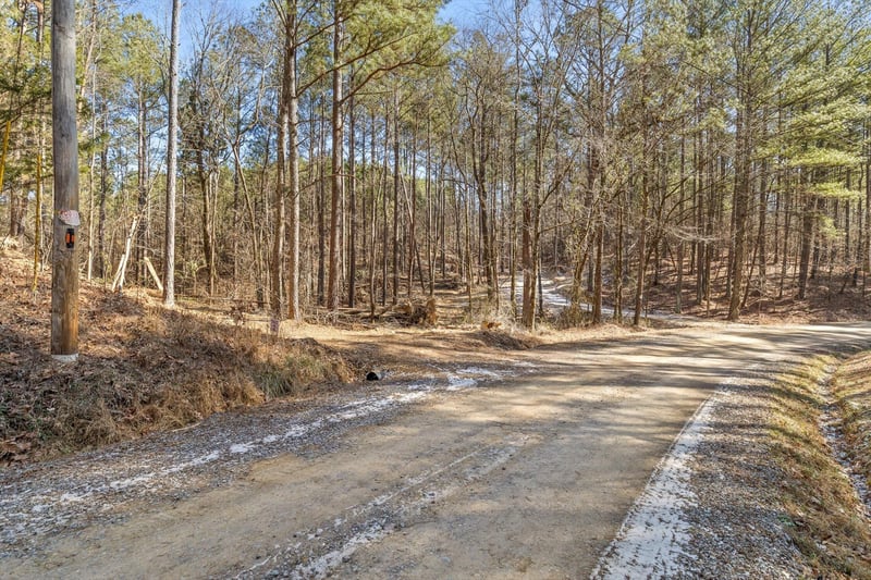 2 Conniston Rd, Chatsworth, GA 30705
