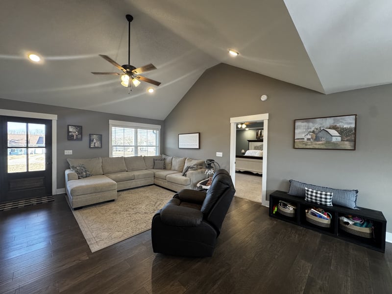 528 Womack Rd, Bethpage, TN 37022