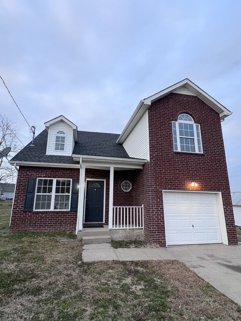 512 Grayson Ct, La Vergne, TN 37086