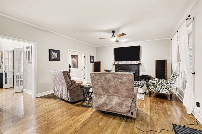 802 Overhills Dr, Old Hickory, TN 37138