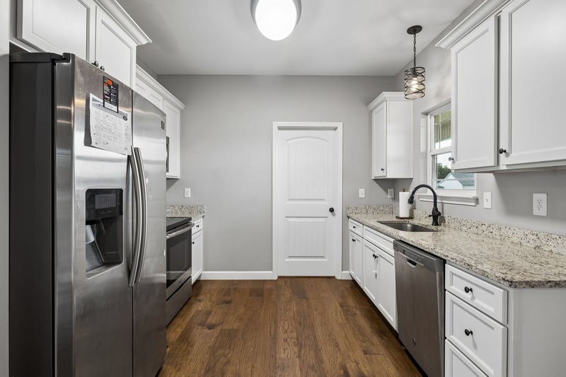 809 Hooper Rd, Charlotte, TN 37036