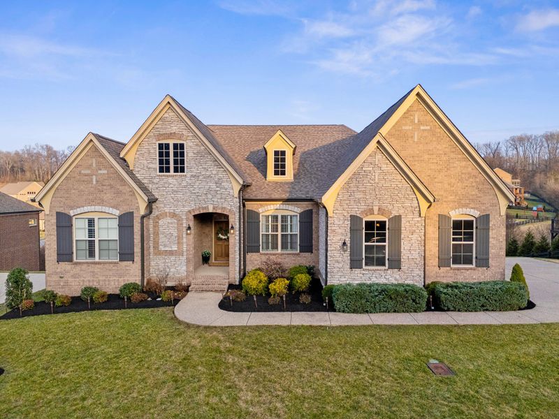 7060 Crimson Leaf Ln, College Grove, TN 37046