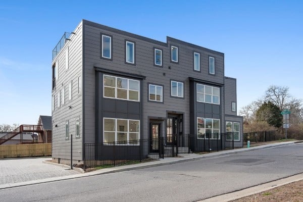 3123 River Dr, Nashville, TN 37218