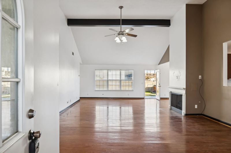 6112 Firelight Trl, Antioch, TN 37013