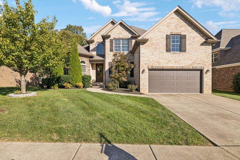 8018 Fenwick Ln, Spring Hill, TN 37174