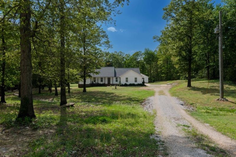 11977 Highway 17, Florence, AL 35634
