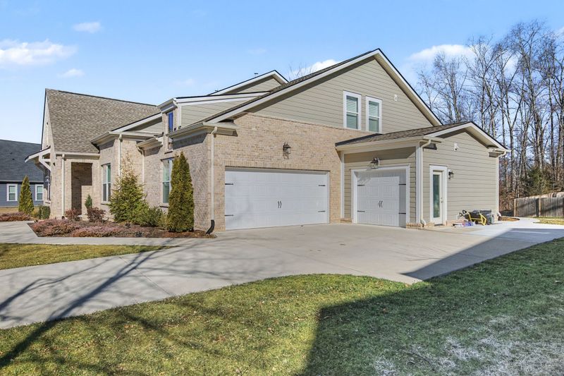 7208 Adenborough Dr, Fairview, TN 37062