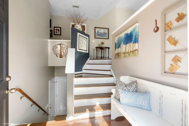 301 Oakwood Cv, La Vergne, TN 37086