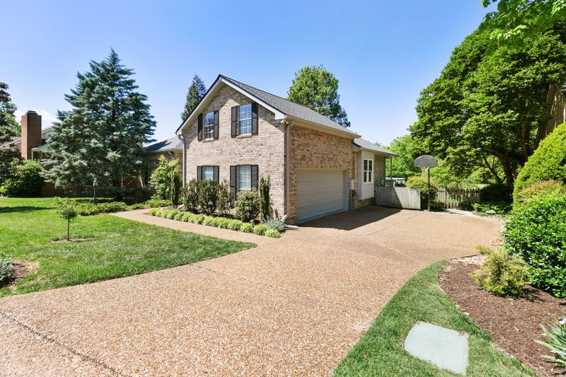 417 Moss Creek Ct, Nashville, TN 37221