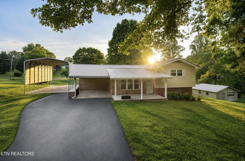 1370 Circle Dr, Loudon, TN 37774