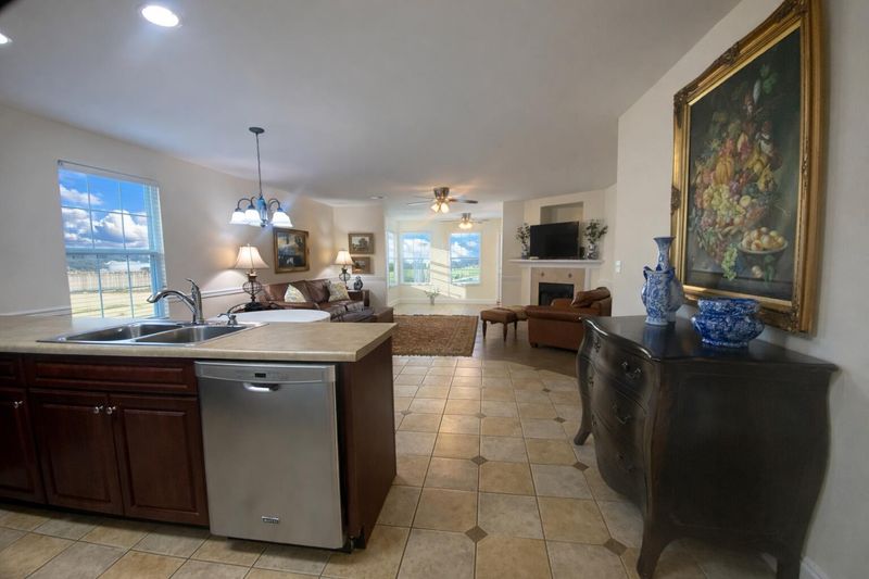 69 Anchor Dr, Rossville, GA 30741