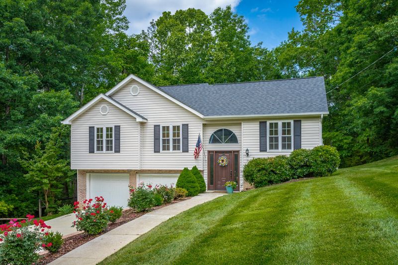 442 Middle View Dr, Ringgold, GA 30736