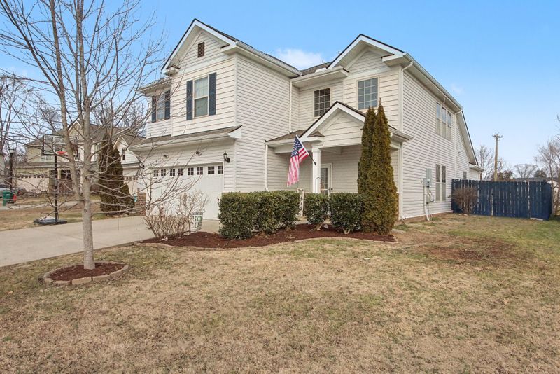 1020 Keeneland Dr, Spring Hill, TN 37174