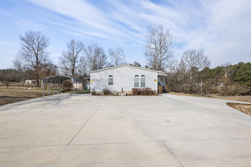 275 Falcon Cir, Chatsworth, GA 30705