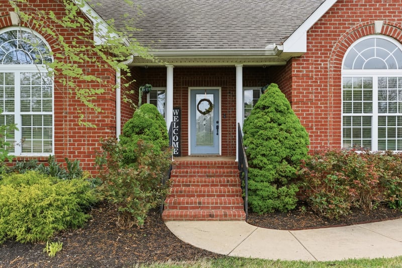 1013 Weiss Rd, Cottontown, TN 37048