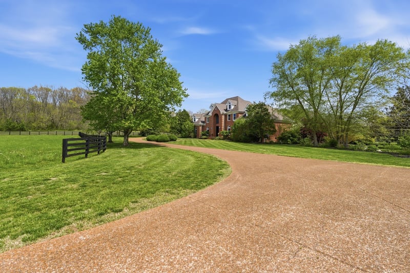 6520 Bridle Way Dr, College Grove, TN 37046