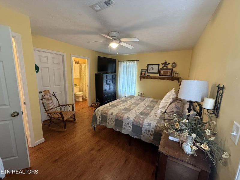 1725 Watauga St, Sevierville, TN 37876