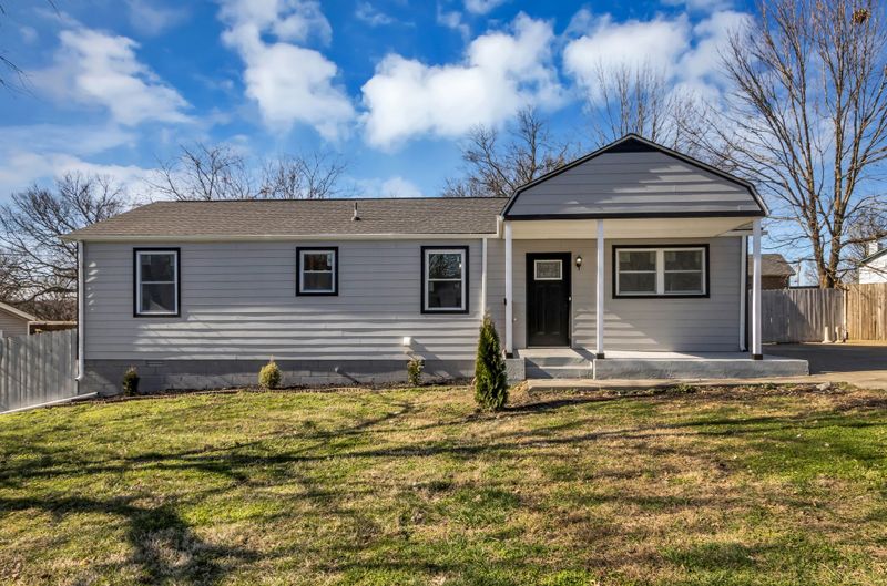 110 Cedar Ridge Dr, La Vergne, TN 37086