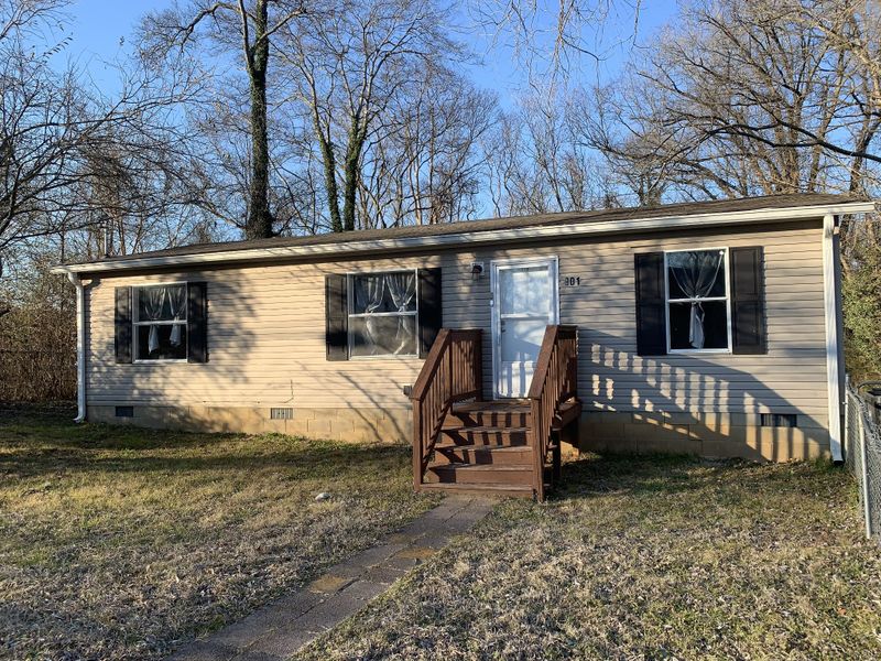901 E 9th St, Columbia, TN 38401