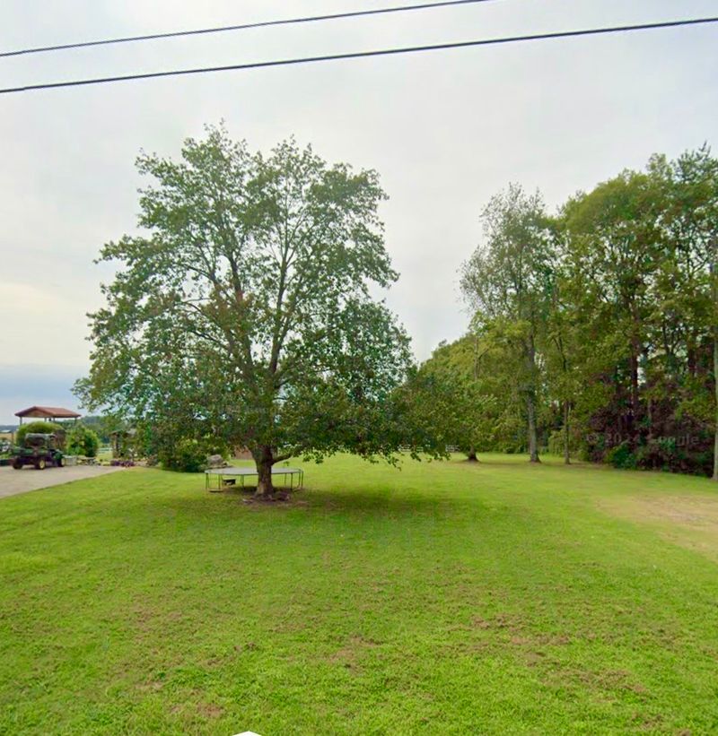 404 S Church St, Adams, TN 37010