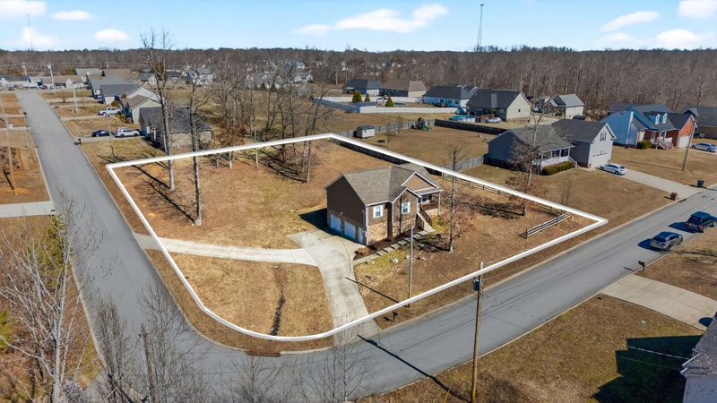 511 Cassie Ln, White Bluff, TN 37187