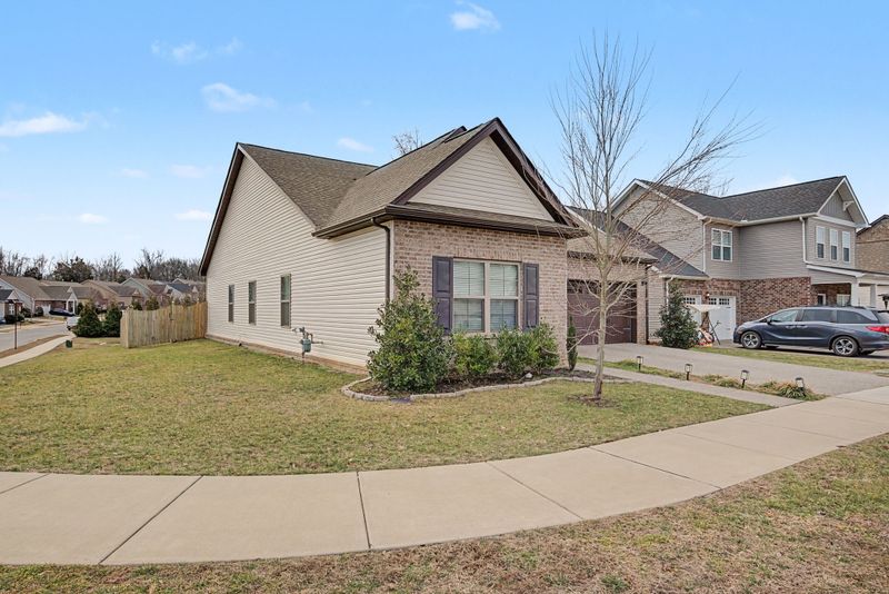 144 Crabourne Dr, White House, TN 37188