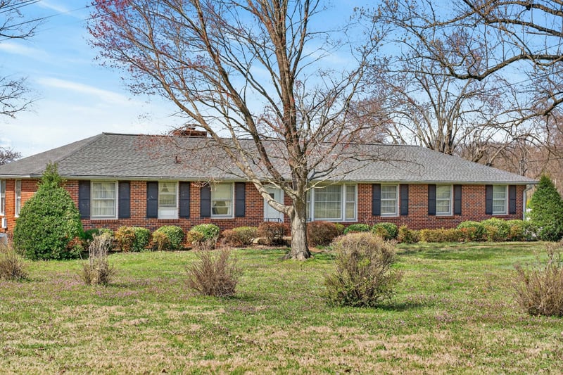 126 Lake Terrace Dr, Hendersonville, TN 37075