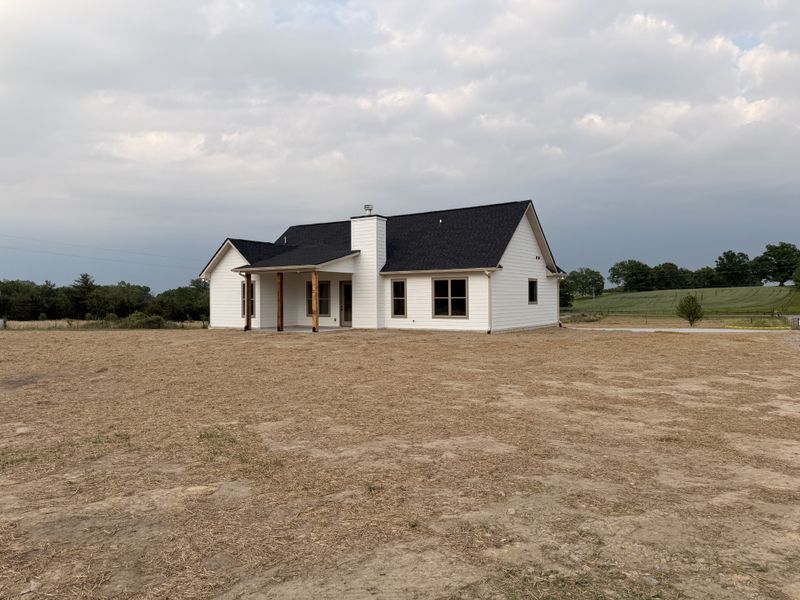 2647 Pleasant Grove Rd, Westmoreland, TN 37186