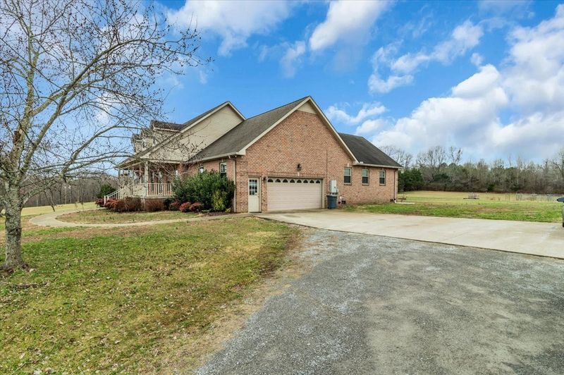 3755 Thomasville Rd, Chapmansboro, TN 37035